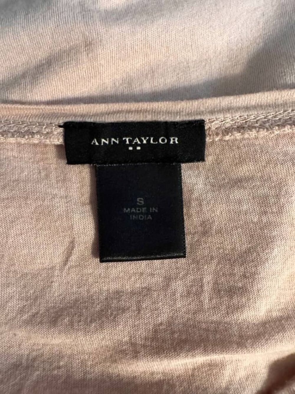 ✨ Ann Taylor Black Floral Lace Overlay Blouse ✨Small - Picture 4 of 4